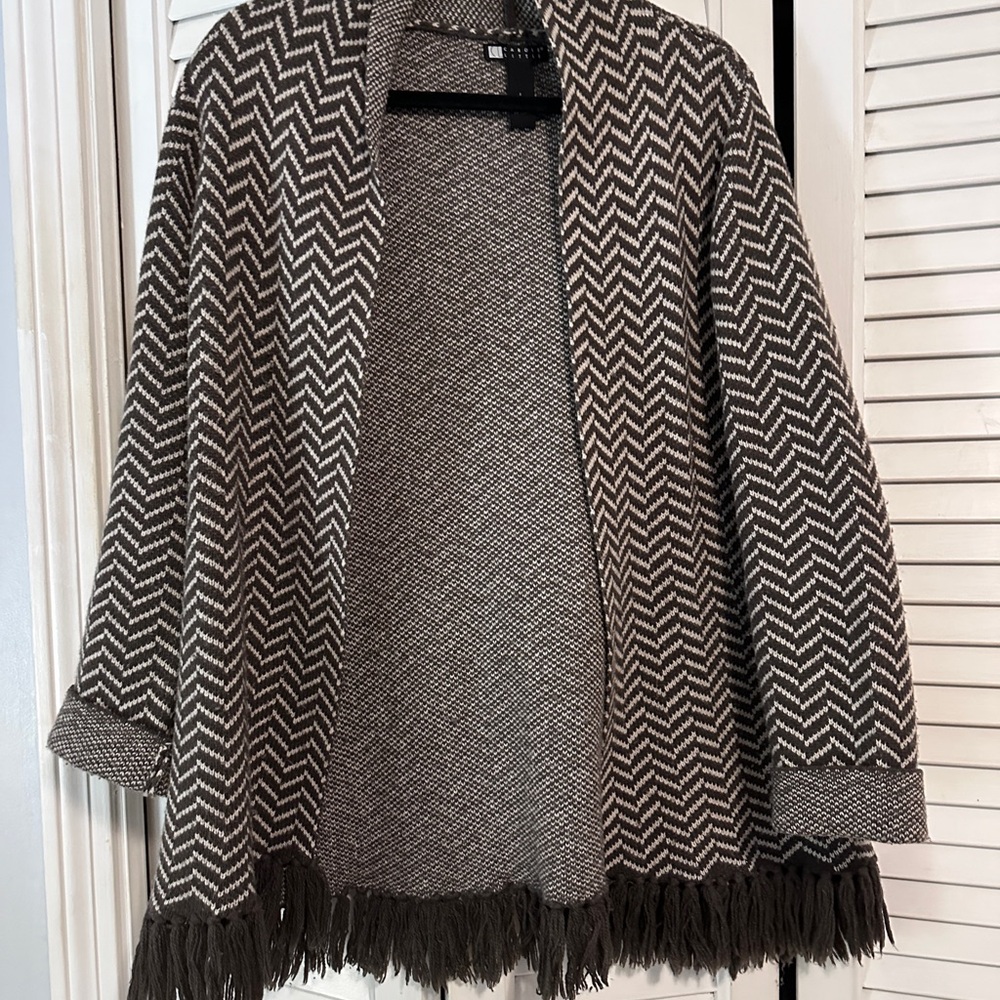 Carole Little Black and White Zigzag Cape with Fringe